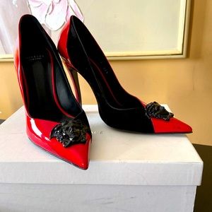 Versace Medusa two tone palazzo pumps